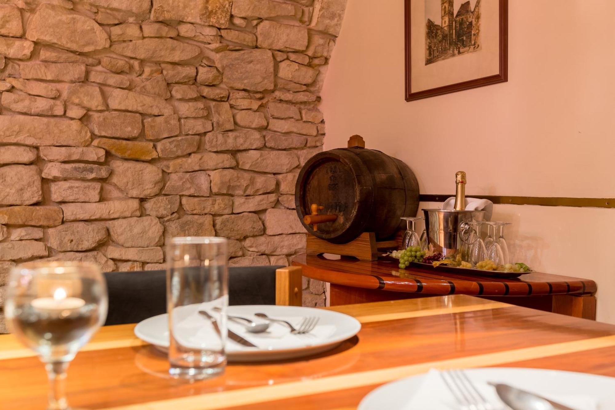 Hotel U Rytire Melnik Luaran gambar